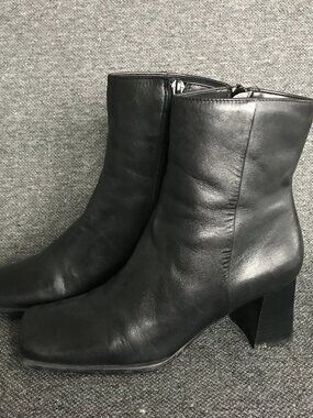 Vintage Nine West Zamir Black Leather Side Zip 3" High Heel Ankle Boots Size 6M